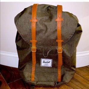 HERSCHEL SUPPLY CO. Retreat Ivy Green